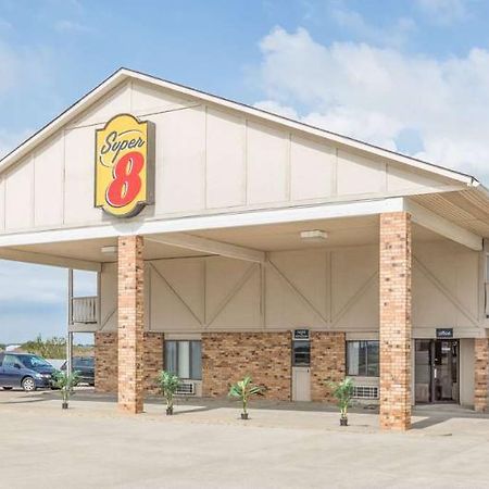 Super 8 By Wyndham Butler Hotel Exterior photo